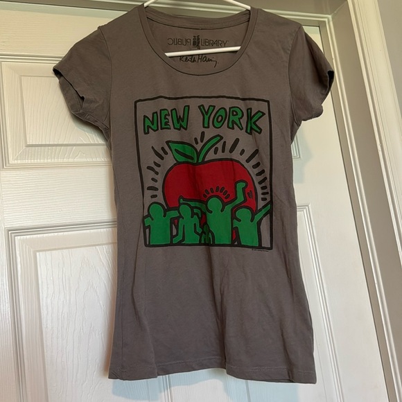 Public Library Keith Haring New York tee shirt size medium - Picture 1 of 6